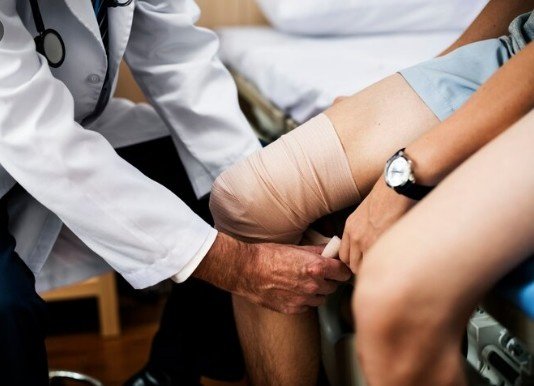 Best Knee Replacement Surgery Doctors in Lajpat Nagar